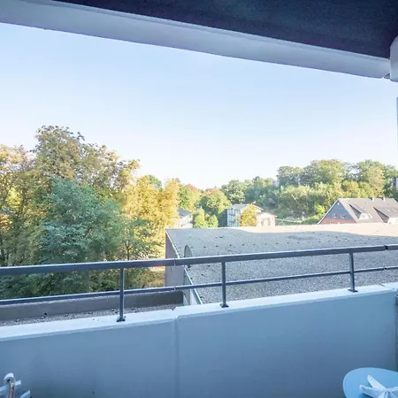 Ferienwohnung-in-malente-fuer-1-person-2-og-mit-balkon-wlan-mede0201 *